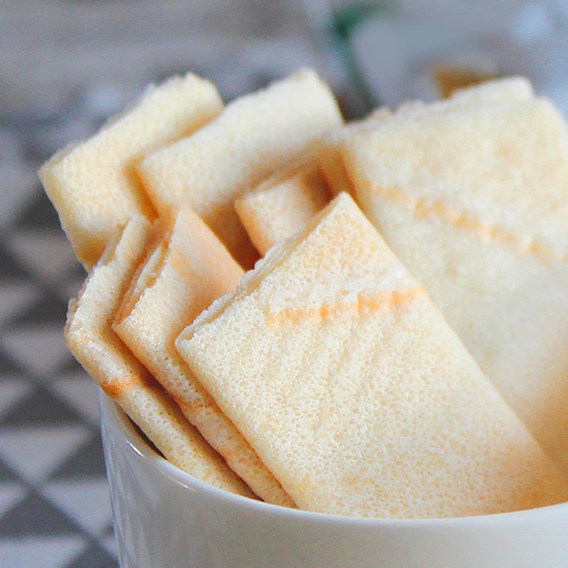 Coconut crackers 3.70oz， Crispy cookies with a rich coconut aroma