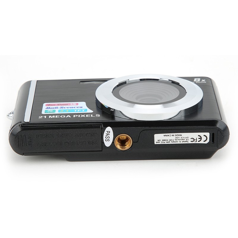 21MP 2.4in TFT Screen 8 Times Digital Zoom Camera with