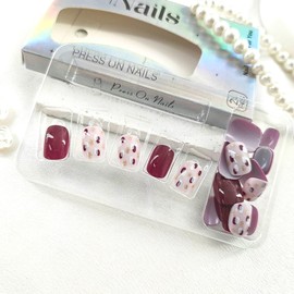 Short Press on Nails Square Fake Nails with Dots Glitter Designs Fall Nails Press ons Glossy Glue on Nails Brown Acrylic Nails White False Nails Artificial Stick on Nails for Women 24Pcs