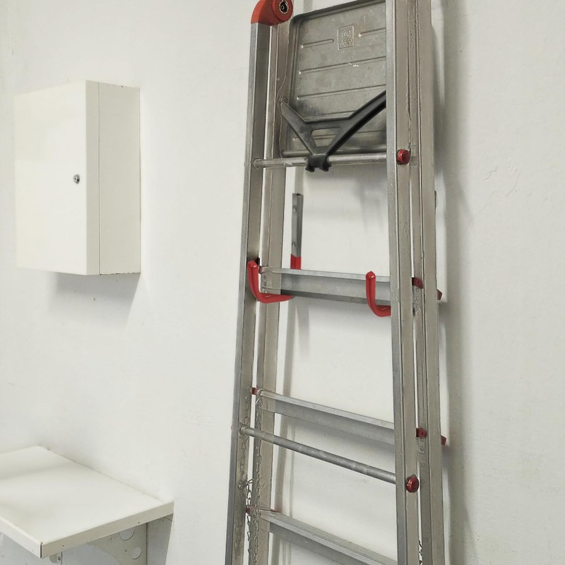 2 Stück GedoTec Wall hooks with Rubber coating red Device