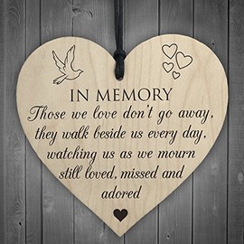 Red Ocean In Memory Of Those We Love Wooden Hanging Heart Memorial Plaque Heaven Sign Gift