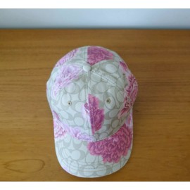 COACH HAT WITH SIGNATURE KAFFE FASSETT PRINT.NWT
