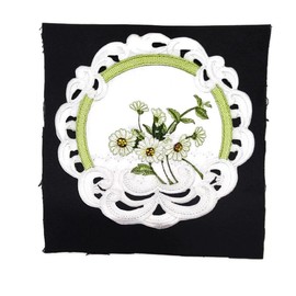 Doily Boutique Round Doily or Placemat with a White Daisy on Bleached White Material, Size 7 inches