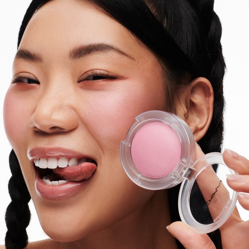맥 Glow Play Cushion Blush