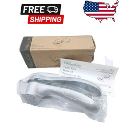 Pampered Chef Garlic Press #2576 With Cleaning Tool New In Box FREE SHIPPING