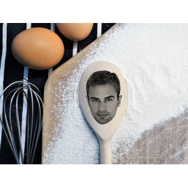 Theo James Merch Gift Idea Image On A Wooden Spoon-Novelty Memorabilia Present Tobias Eaton in Divergent