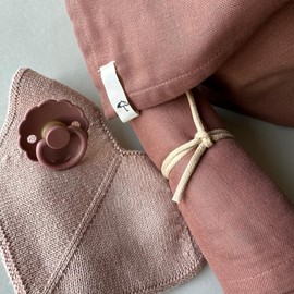 Saga Copenhagen Bib for Babies and Toddlers, 100% Organic Cotton, 19 x 25 cm, Fjola - Old Rose, Old Rose