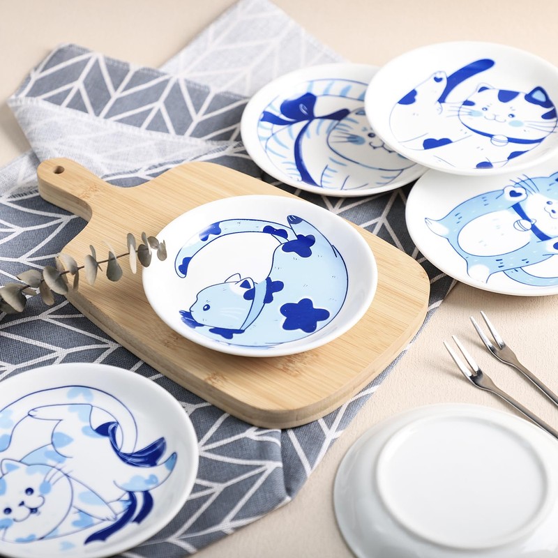 Bicuzat Blue and White Porcelain Vintage Cats Pattern Dessert Plates,