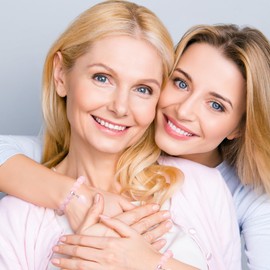 MAIBAOTA Healing Crystal Bracelet for Women, 8 mm Beaded Rose Quartz Bracelet, Pink Gemstone Love Heart Charm Bracelet, Stone Jewelry Gifts for Christmas Anniversary Valentine's Day