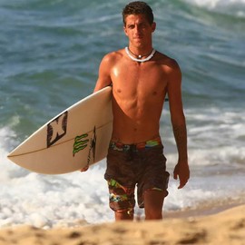 3 Pcs Shell Necklace for Women Seashell Necklace Puka Shell Necklace Men Colorful Beaded Beach Necklace for Teen Girls Summer Outfits for Women (Style D)