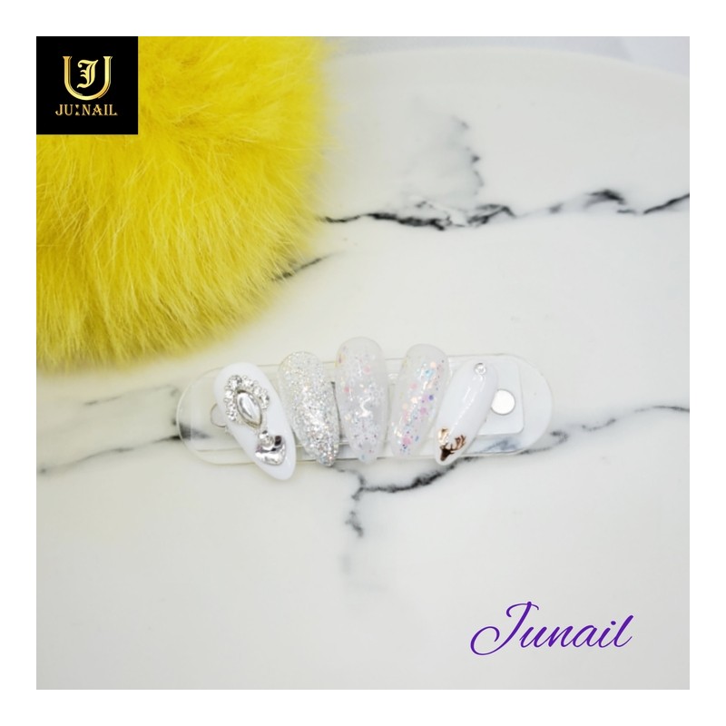 ❣White Christmas handmade nail tips - Short C curve coffin
