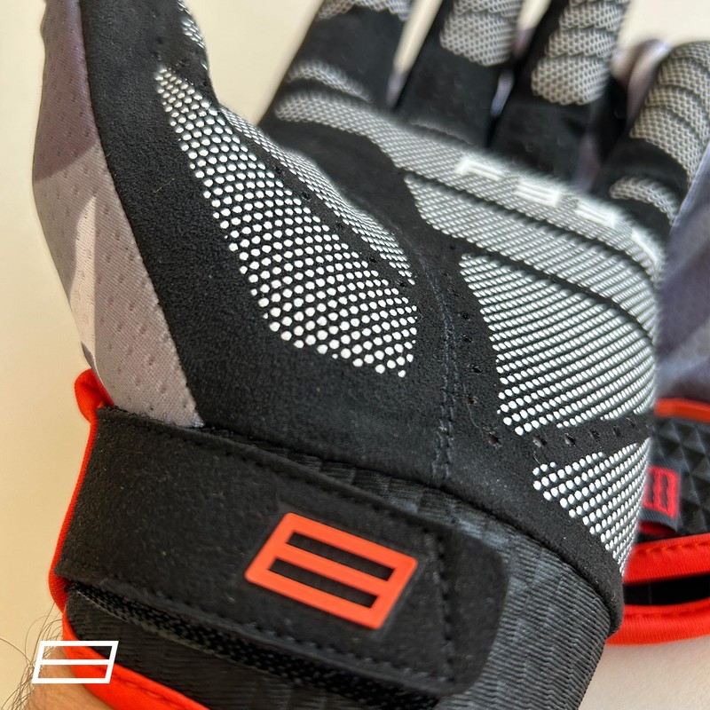 F33L SR3 Diamond Sim Racing Gloves - Camo Snow (Medium)