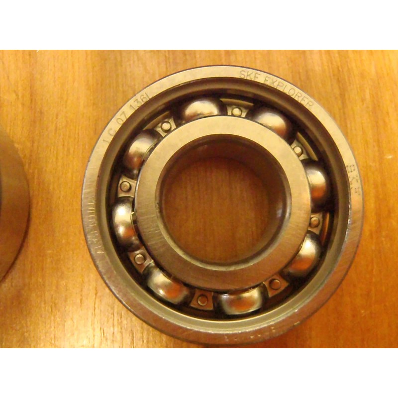 SKF crank crankshaft bearings and oil seals for Husqvarna 61
