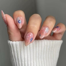 KQueenest 30 Stück Blumen Nägel zum Aufkleben Kurz Mandel - Nude Rosa Press On Nails mit Blau Weiß Blumig Gestaltung Full Cover Natürlich Nude Fake Nails Künstliche Fingernägel für Frauen
