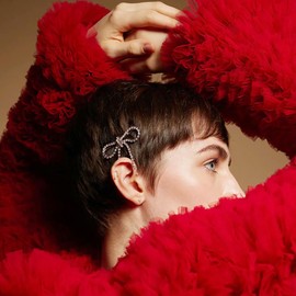 1Pcs Rhinestone Hair Bow Bobby Pin Clips for Girls Women Sparkling Crystal Bridal Wedding Metal Hair Bow Side Barrettes Pin Clips 2.36" 5.7g bang Pins for Toddler Party Daily (Silver)