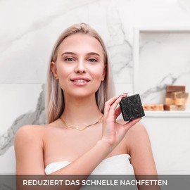 Meina Naturkosmetik - Schwarze bio Haarseife gegen Schuppen und fettiges Haar mit Aktivkohle, Zertifiziert, Vegan, Nachhaltig, Handgemacht, Plastikfrei, Ohne PalmÃ¶l, Wie ein festes Shampoo - 80g â¦