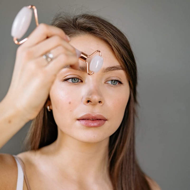 Face Roller and Gua Sha Stone Massage Set in 2