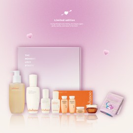 Sulwhasoo Yoonbit Routine Set (First Care Essence 90 + Gentle Cleansing Foam 200 + First Care Essence 15 + Concentrated Ginseng Renewing Cream Rich 5 + Hand Towel Unit: ml) / 설화수 윤빛 루틴 세트 (윤조에센스90+순행클렌징폼200+윤조에센스15+자음생크림리치5+핸드타월 단위:ml)