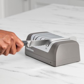 Chef’sChoice Electric Knife Sharpeners with Rechargeable Battery for 20-Degree Straight and Serrated Knives using 100-Percent Diamond Abrasives, 3-Stage, Gray