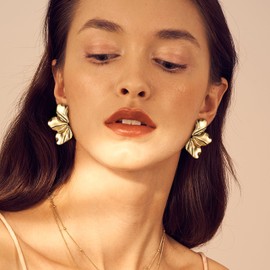 Kakonia Clip On Earrings, Gold Clip On Earrings for Women Statement Flower Clip-on Earings Hypoallergenic Fake Earring Jewelry Chunky Dangle Drop Non Piercing Earring -Twisted