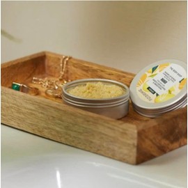 The Body Shop Lip Scrub with Mango 20ml - Gentle Exfoliating for Soft Lips, Moisturising & Invigorating