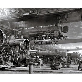 OnlyClassics 1943 Railroad Train Locomotive 8x10 Photo Albuquerque, NM Topeka & Santa Fe Shop