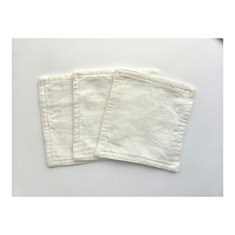 10 sheets of 3-ply non-fluorescent cotton pads - M size