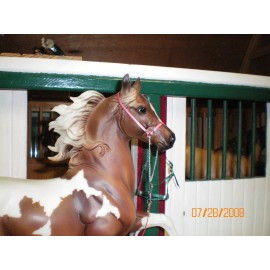 Jaapi - Simple MED PINK Arabian Show Halter-fit Breyer/Stone model horses