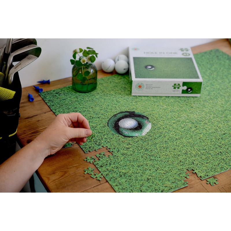 A Hole In One 1000 Piece Golf Jigsaw Puzzle -