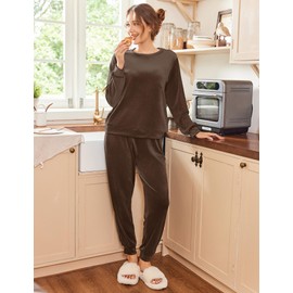 Ekouaer Womens Pajamas Sets Long Sleeve Soft Sleepwear 2 Piece Velvet Pjs Lounge Sets with Pockets Brown