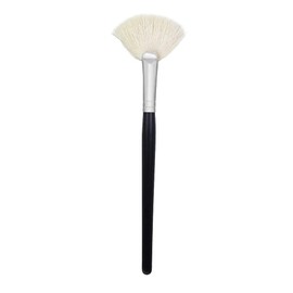 MORPHE M310 - Large Soft Fan Highlighter Brush (1 Count)