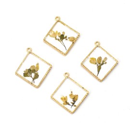 4PCS Gold Tone Real Dry Flower Resin Diamond Shape Charm Pendant Supply GBY503