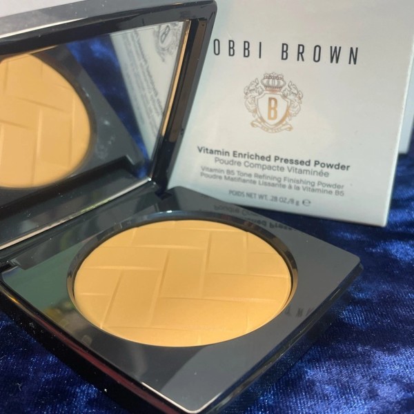 Bobbie Brown Vitamin Enriched Pressed Powder Shade Peach NIB