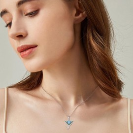 Reaii Natural Larimar Manta Ray Necklace for Women 925 Sterling Silver Manta Ray Necklace Ocean Stingray Pendant Ocean Jewelry Gifts for Women