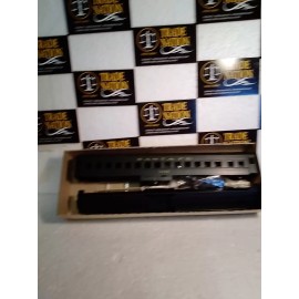 Athearn HO Athearn Blue Box 1851 Standard Coach Santa Fe 3374 Green Kit (HO 1)