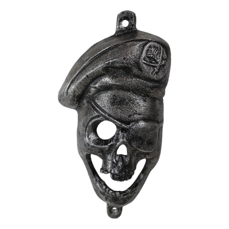 Silver Bone Chilling Pirate Buccaneer Skull Skeleton Wall Beer Bottle