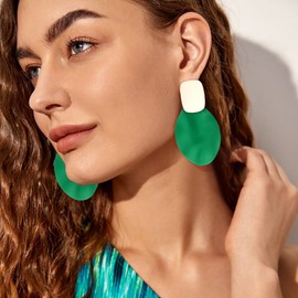 Green Hammered Leaf Dangle Earrings for Women Statement Green Drop Earrings Fashion Jewelry for Women Holiday Christmas Gift