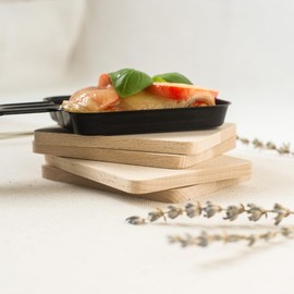 8 x Hofmeister® wooden coasters, 10 cm, decorative coasters for glasses and raclette pans, prevents stains, heat-resistant beech boards from Europe