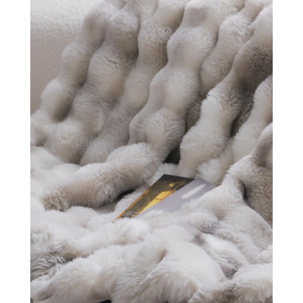 dennylife Faux Fur Throw Blanket – Ultra Soft Fuzzy Blanket