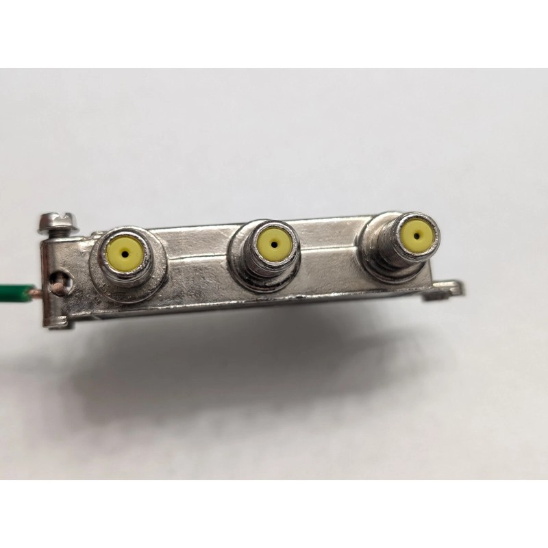 Amphenol Broadband Solutions 3-Way Balance -5.5db Loss Digital Splitter BDS103HB