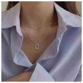 Allereya Geometric Square Pendant Necklace Layered Hollow Square Necklace Gold Geometric Necklace Hammered Square Choker Necklace Jewelry for Women and Girls (Gold)