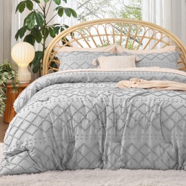 Bedsure Queen Comforter Set - Light Grey Comforter, Boho Tufted Shabby Chic Bedding, 3 Pieces Vintage Farmhouse Bed Set for All Seasons, Fluffy Soft Bedding with 2 Pillow Shams