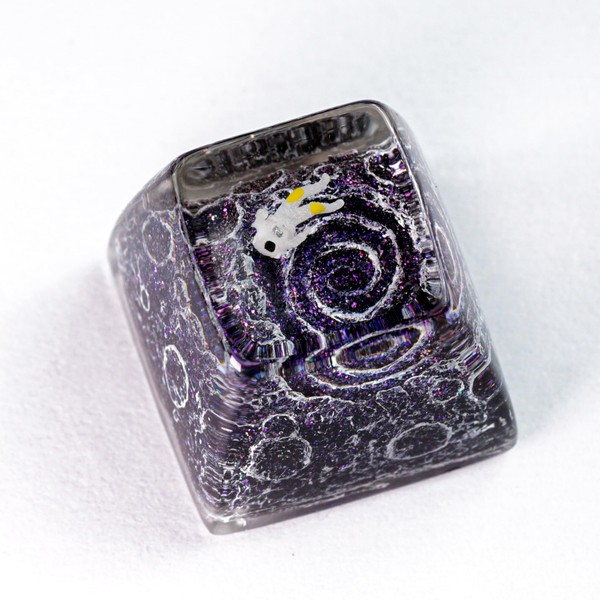 DATKEY Astronaut Resin Artisan Keycap, Galaxy Spacebar Keycaps, Interstellar Cutsom