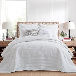 Levtex Home - O Christmas Tree Bedspread Set - Full Bedspread and Two Standard Shams - Christmas Tree - White - Bedspread (96X106in.) and Shams (20x26in.) - Cotton