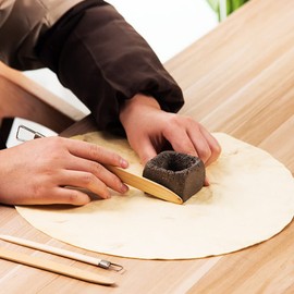 Pottery Chamois Cloth Pottery Tools 2pcs Round Clay Throwing Cloth Reusable Pottery Wheel Bats Cloth for Making Pottery Ceramics Pottery Machine Accessories Pottery Shammy