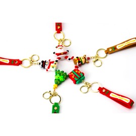 ZukqrymluvIQ 5Pcs 3D Christmas Keychains Santa Claus, Snowman, Christmas Tree Pendants Xmas Keyrings for Party Bag Fillers, Family Gifts, Stocking Fillers, Decorations