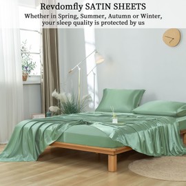 Revdomfly 4 Pcs Full Size Luxury Silky Soft Grass Green Satin Sheet Set,1 Premium Moisture Wicking Fitted Sheet Fits Up to 16 Inches Deep Pocket + 1 Flat Sheet + 2 Pillowcases（Grass Geen, Full）