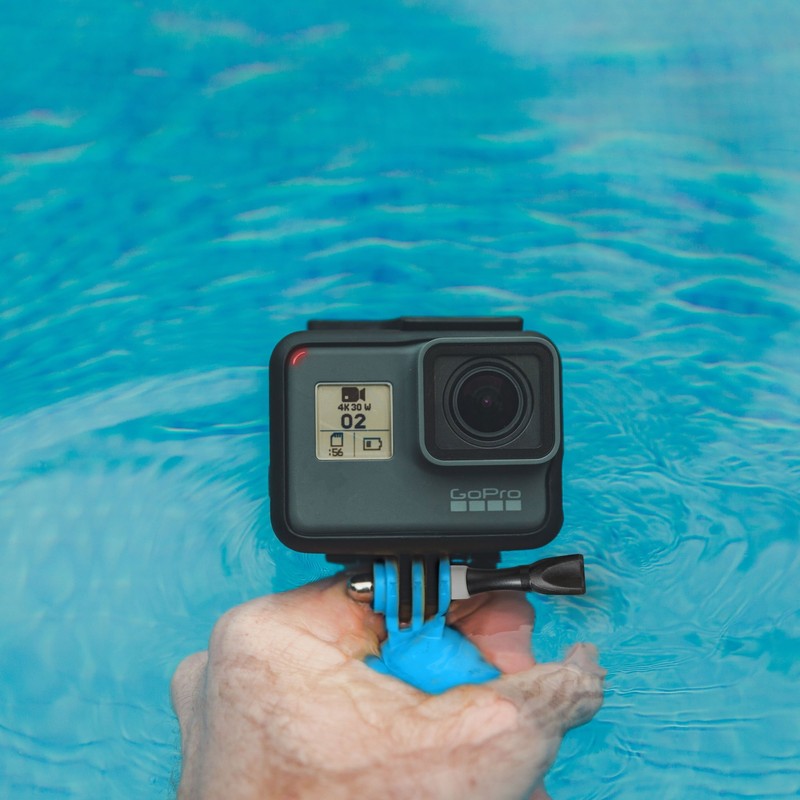 iSHOXS Aqua Handle, hand tripod for fatigue-free filming, ideal for