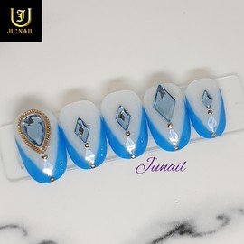 Blue Tiara handmade nail tips - Short Almond / 블루티아라 수제네일팁 - 숏아몬드