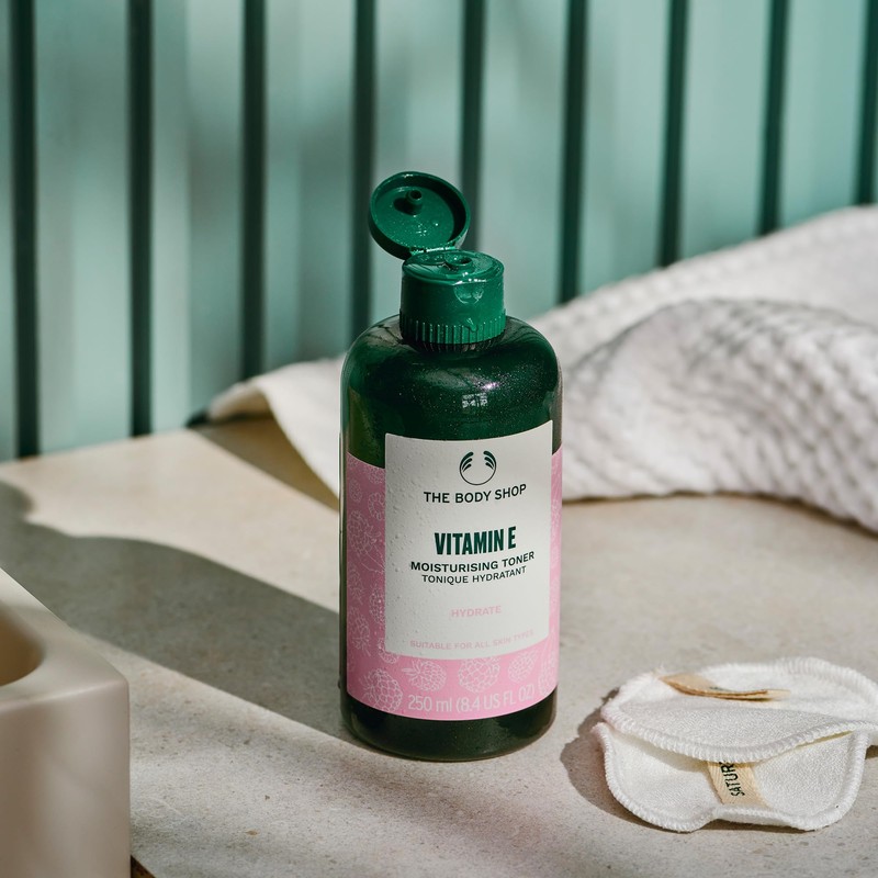BODY SHOP VITAMIN E HYDRATING TONER 250ML